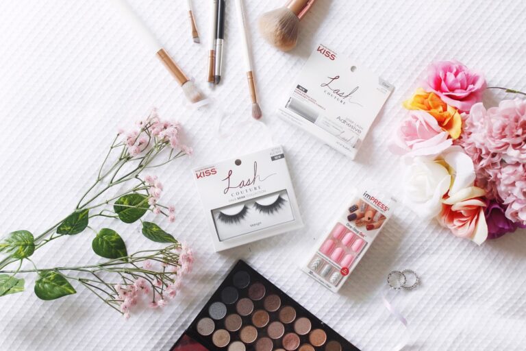 KISS: False Lashes & Nail Review.
