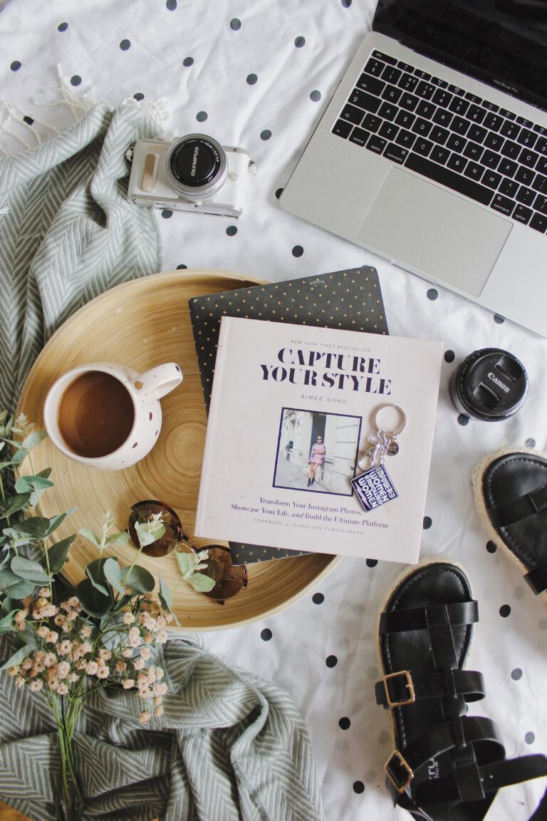 25 CONTENT CREATORS YOU NEED TO FOLLOW.